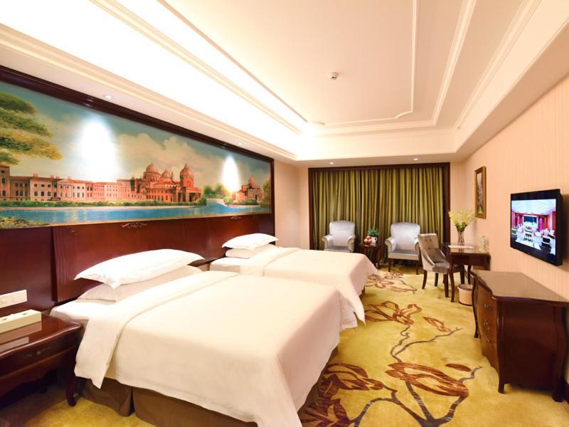 Vienna Hotel Loudi Chunyuan Pedestrian Street Kültér fotó