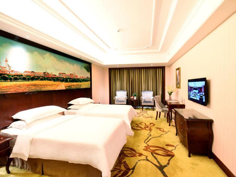 Vienna Hotel Loudi Chunyuan Pedestrian Street Kültér fotó