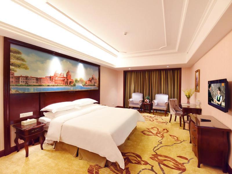 Vienna Hotel Loudi Chunyuan Pedestrian Street Kültér fotó