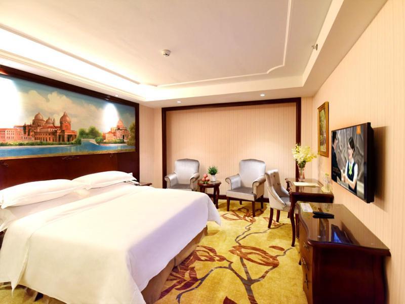 Vienna Hotel Loudi Chunyuan Pedestrian Street Kültér fotó
